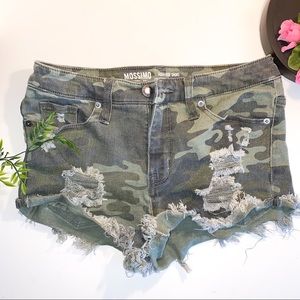 🦋 High-rise Camo Shorts  🦋